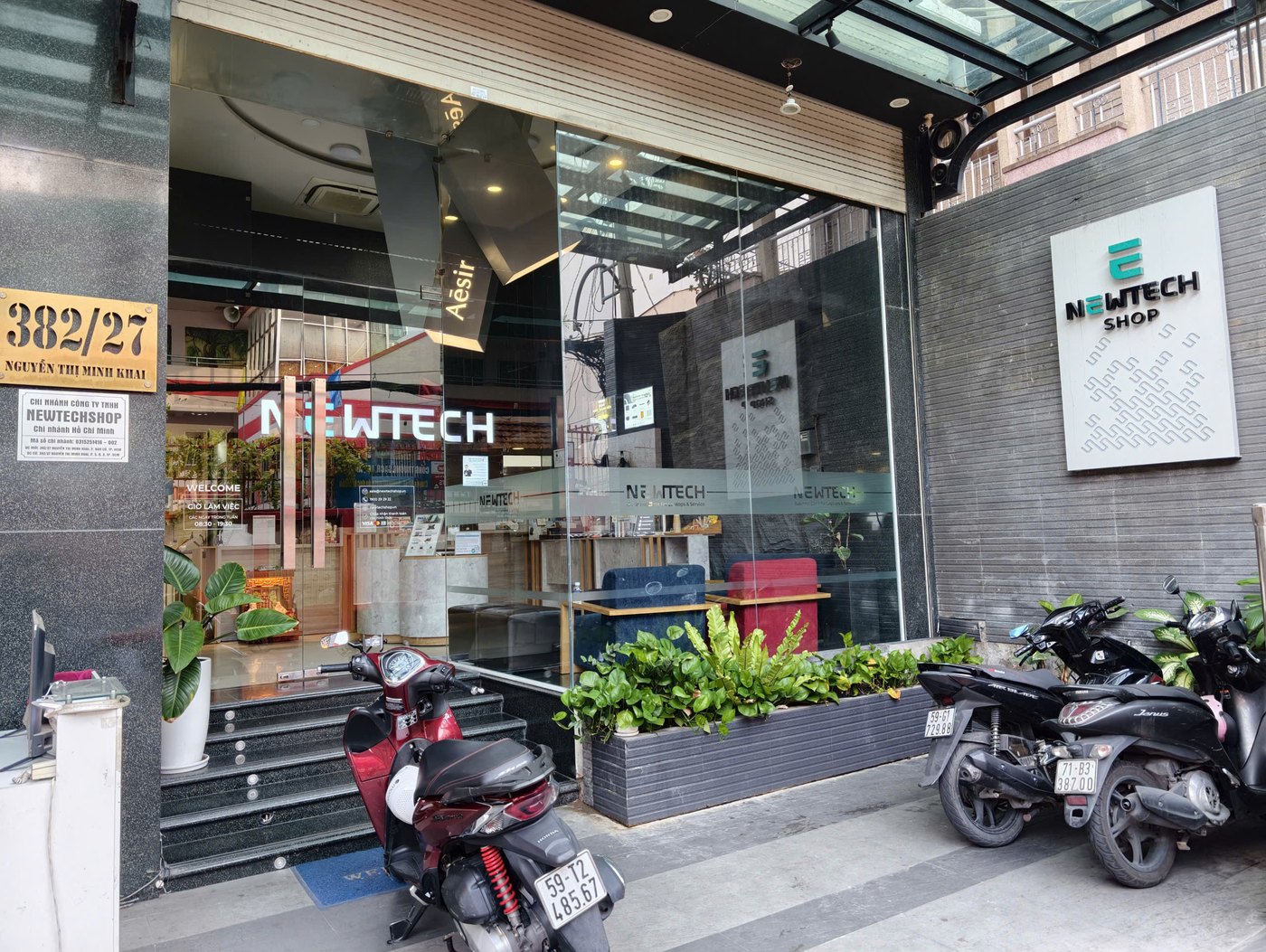 Mặt tiền Tòa nhà Showroom NewTechShop Quận 3